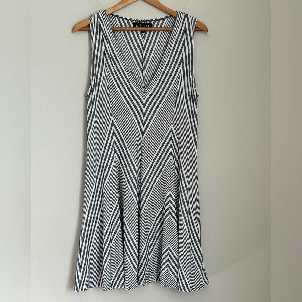 Citrus XL Blue & White Chevron Stripe Sleeveless V-Neck Dress